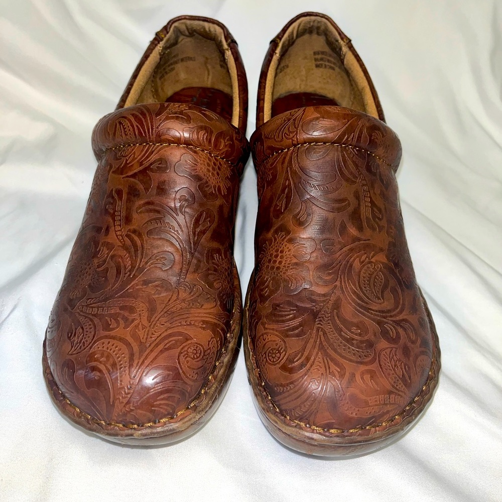 Born BOC Women's 10 42 Leather Clogs Brown Embossed Paisley Floral Professional